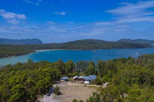 Bruny Island Lodge