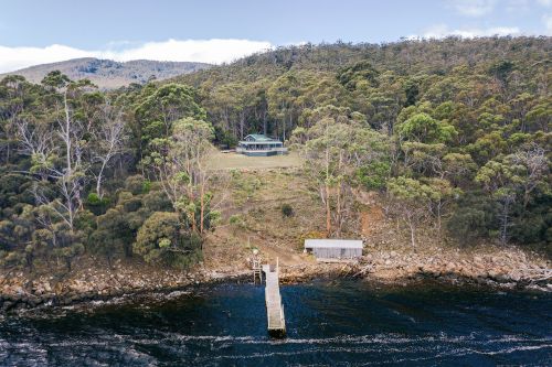 Bruny Island Pier House